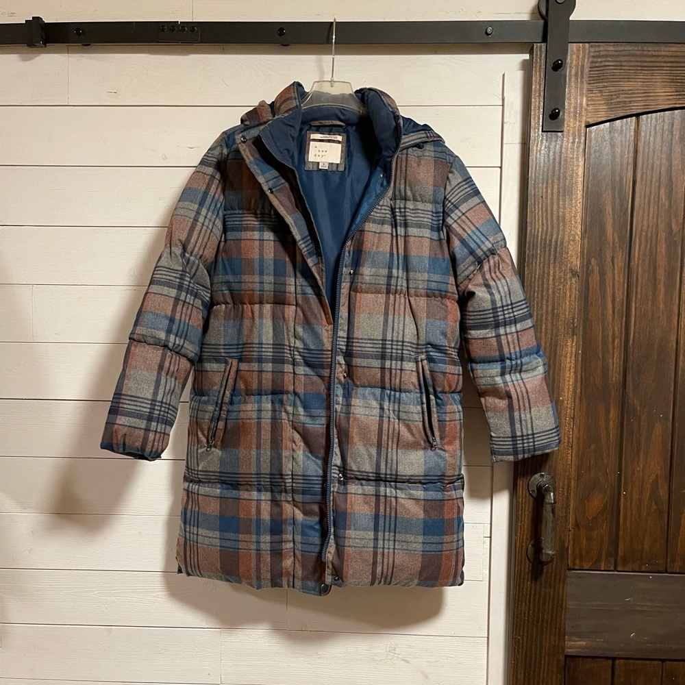 Size M Plaid puffer winter coat